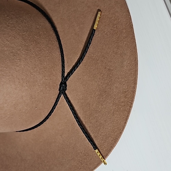 100% Wool Women's Wide Floppy Brim Hat. - Picture 3 of 7